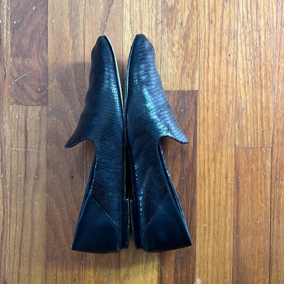 VINCE women’s leather flats size 10 ***ALL OFFERS CONSIDERED must clear out!*** - Picture 2 of 7